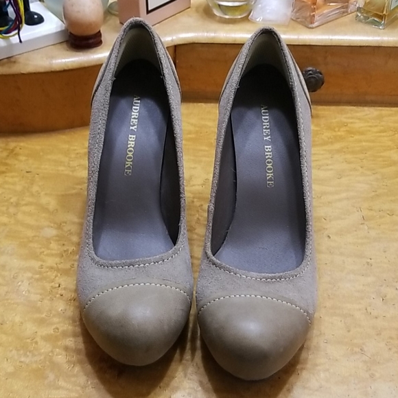 Aubrey Brooke New Heels Size 6 - Picture 1 of 4